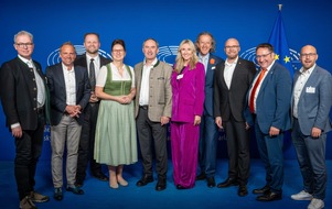 FREIE W&Auml;HLER Bundesvereinigung: F&uuml;r starke Kommunen, starken Mittelstand, starke Landwirtschaft: FREIE W&Auml;HLER in Br&uuml;ssel