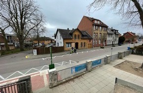 Polizeiinspektion Hildesheim: POL-HI: Sarstedt - Einrichten einer Sperrfläche vor der Kastanienhofschule
