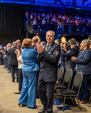 POL-AK NI: Ein Eid f&uuml;r Recht und Freiheit - 675 Polizeikommissaranw&auml;rterinnen und -anw&auml;rter starten ihren Weg an der Polizeiakademie Niedersachsen