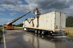 Feuerwehr Offenburg: FW-OG: LKW-Brand auf der B3 - Fahrer verhindert Schlimmeres