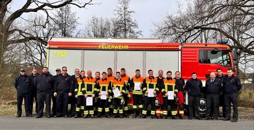 Freiwillige Feuerwehr der Stadt Overath: FW Overath: Abschluss der Truppmannausbildung Teil 2 (TM2) der Freiwilligen Feuerwehr Overath