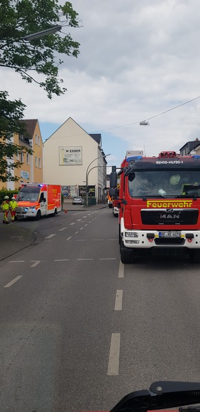 Feuerwehr Recklinghausen: FW-RE: Feuerwerkskörper in Wohnung gezündet - ein leicht verletzter Mann