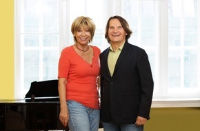 Menschenkinder Verlag: Glückslieder für Kinder / Die Schauspielerin Judy Winter und der Kinderliederstar Detlev Jöcker auf einem Album (FOTO)