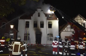 Polizeiinspektion Nienburg / Schaumburg: POL-NI: Stolzenau: Zwei verletzte Personen nach Feuer in Mehrfamilienhaus - Brandursache derzeit noch unklar