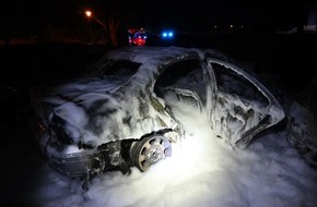 Polizei Mettmann: POL-ME: Drei Autos bei Brand beschädigt: Polizei bittet um Hinweise - 2507092