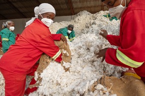 „Siegelklarheit“ zeichnet Cotton made in Africa (CmiA) als "Hervorragend" aus