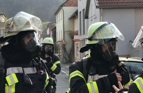 Feuerwehr und Rettungsdienst Bonn: FW-BN: Wohnungsbrand in Bonn-Dottendorf - Brandausbreitung konnte verhindert werden.