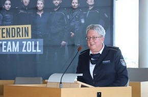 Hauptzollamt Gießen: HZA-GI: Karrierestart beim ZOLL Neun Studienanfänger für den Studiengang "Bachelor of Law" zu Beamtenanwärter*innen vereidigt.