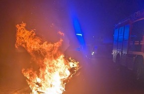 Feuerwehr Dresden: FW Dresden: PKW-Brand: Feuerwehr verhindert Ausbreitung