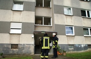 Feuerwehr der Stadt Arnsberg: FW-AR: Gasaustritt in Neheimer Mehrfamilienhaus