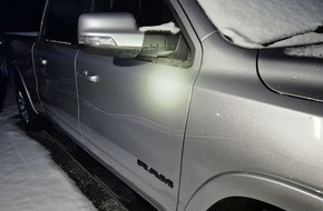 Polizeidirektion Bad Segeberg: POL-SE: Pinneberg - Erheblicher Sachschaden an diversen Fahrzeuge bei Autohaus