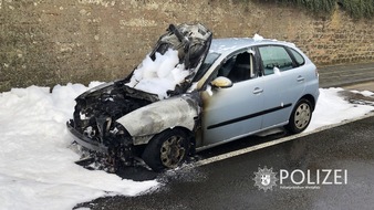 Polizeipräsidium Westpfalz: POL-PPWP: Auto fängt an zu brennen