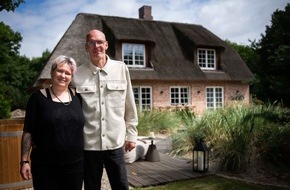 Omaze: Aus der Platte ins Paradies: Berlinerin (46) gewinnt 2,5-Mio-Strandvilla - und will trotzdem Altenpflegerin werden