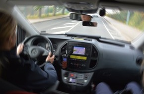 Polizei Mettmann: POL-ME: Jugendliche mit Messer bedroht: Polizei fasst betrunkenen Randalierer - 2602026