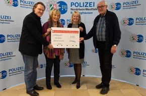 Polizeipräsidium Recklinghausen: POL-RE: Recklinghausen: Polizeichor sammelte 800 Euro für den guten Zweck