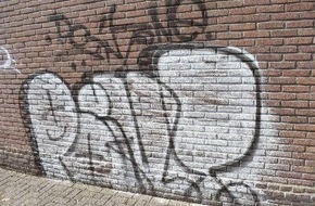 Polizeiinspektion Emsland/Grafschaft Bentheim: POL-EL: Bawinkel - mehrere Sachbeschädigungen durch Graffiti - Zeugen gesucht