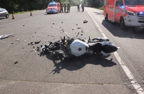 Polizei Rheinisch-Bergischer Kreis: POL-RBK: Bergisch Gladbach - Schwerverletzter Motorradfahrer und hoher Sachschaden