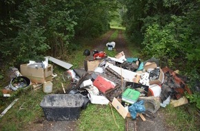 Polizeiinspektion Nienburg / Schaumburg: POL-STH: Illegale Müllentsorgung - Altöl läuft in Erdreich