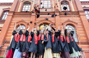 MSH Medical School Hamburg: 39 neue &Auml;rztinnen und &Auml;rzte aus Schwerin