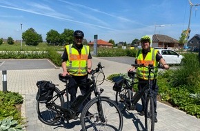 Polizeiinspektion Wilhelmshaven/Friesland: POL-WHV: Polizei Varel mit Dienstfahrrädern unterwegs - Kontrollen im Stadtgebiet durchgeführt (Bild)