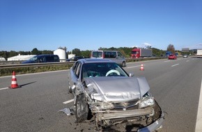 Polizeidirektion Kaiserslautern: POL-PDKL: Schwerer Unfall wegen Pannenfahrzeug