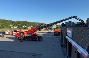 Freiwillige Feuerwehr Alpen: FW Alpen: Tragehilfe f&uuml;r die Drehleiter