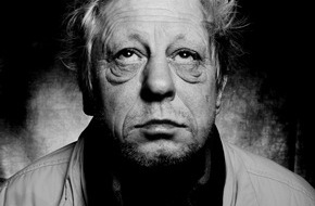 Deutsche Bahn AG: Einladung zur Ausstellungseröffnung / "Die Unsichtbaren": Obdachlose im Portrait / Termin: 24. November 2014, 10 Uhr / Ort: Hauptbahnhof Berlin, Mittelfläche Erdgeschoss (FOTO)