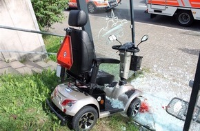 Kreispolizeibehörde Olpe: POL-OE: 82-Jähriger verletzt sich bei Unfall mit Elektromobil