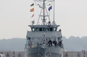 Presse- und Informationszentrum Marine: Minenjagdboot "Weilheim" mit Kurs Mittelmeer - Minenjagdboot "Weilheim" verlässt Heimathafen Kiel zum NATO-Einsatz (FOTO)