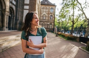 Zurich Gruppe Deutschland: Fr&uuml;her Schutz, volle Leistung: Zurich launcht neue Berufsunf&auml;higkeitsversicherung f&uuml;r Sch&uuml;ler, Azubis, Studierende und Berufseinsteiger