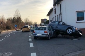 Polizeidirektion Landau: POL-PDLD: Verkehrsunfall mit höherem Sachschaden in der Staatsstraße in Edesheim
