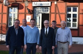 Polizei Paderborn: POL-PB: Landrat Manfred Müller besucht das Deutsche Polizeimuseum