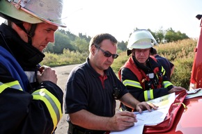 FW-PB: Großübung - Waldbrand in der Egge simuliert