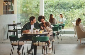 IHG Hotels & Resorts: Familienreisen leicht gemacht: Mit Holiday Inn & FlixTrain reisen Kinder kostenlos durch Deutschland