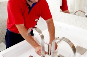 Zentralverband SHK: In nur zwei Wochen zum neuen Bad - Zentralverband Sanitär Heizung und Klima gibt Tipps für eine gelungene Baderneuerung (FOTO)