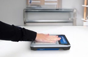 DERMALOG Identification Systems GmbH: DERMALOG JENETRIC präsentiert mobilen Handflächen-Scanner LIVETOUCH PALM erstmals in den USA