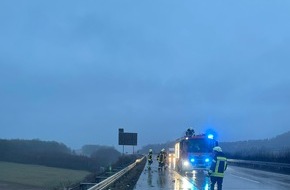 Autobahnpolizeiinspektion: API-TH: Ohne zu blinken den Fahrstreifen gewechselt - zwei Verletzte nach Verkehrsunfall