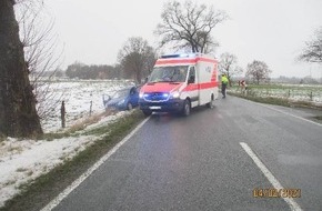 Polizeiinspektion Wilhelmshaven/Friesland: POL-WHV: Verkehrsunfall infolge akuter Erkrankung - Lob an die Ersthelfer!