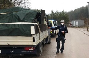 Polizeidirektion Pirmasens: POL-PDPS: Überladung - Überbreite - Ladung unzureichend gesichert