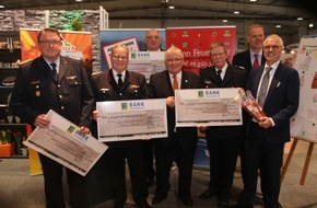 Landesfeuerwehrverband Schleswig-Holstein: FW-LFVSH: EDEKA spendet knapp 60.000 Euro an die Jugendfeuerwehren