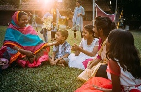 SOS-Kinderdörfer weltweit Hermann-Gmeiner-Fonds Deutschland e.V.: Immer mehr Kinder weltweit leben in Heimen / SOS-Kinderdörfer zum Internationalen Tag der Familie am 15. Mai: "Familientrennungen müssen verhindert werden"