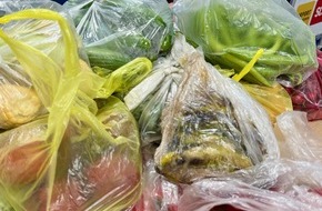Hauptzollamt Saarbrücken: HZA-SB: Verbotener Gemüsegarten im Gepäck; Saarbrücker ZOLL findet 29 Kilogramm Lebensmittel im Koffer