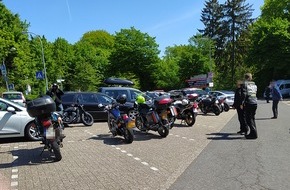 Polizei Steinfurt: POL-ST: Kreis Steinfurt, Kaffee statt Knöllchen ... war das Motto an diesem Wochenende in Tecklenburg auf dem Parkplatz "Münsterlandblick"