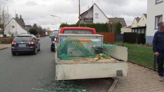 Polizeiinspektion Hameln-Pyrmont/Holzminden: POL-HM: Dreiste Diebe entwenden Baumaschinen von Kleintransporter