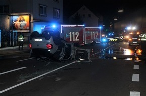 Kreispolizeibehörde Siegen-Wittgenstein: POL-SI: Pkw landet nach Unfall auf dem Dach - beide Insassen sind verletzt -#polsiwi
