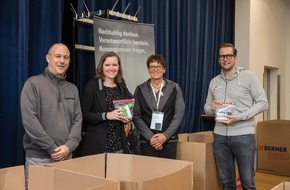 Berner Omnichannel Trading Holding SE: 120 Führungskräfte packen 2.000 Hygienebeutel für Obdachlose /
Spendenübergabe der Berner Group an den Caritasverband e.V. und das Diakonische Werk für Frankfurt am Main