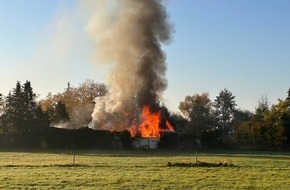 Feuerwehr Helmstedt: FW Helmstedt: Brand Gartenlaube in der Brunnsohle