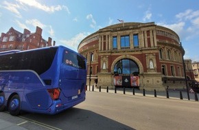 Eberhardt TRAVEL GmbH: Eberhardt TRAVEL: Neuer Bus für Rollstuhlreisen geht auf Tour in Europa