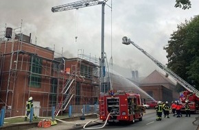 Polizei Minden-Lübbecke: POL-MI: Feuer bei Wellpappenunternehmen sorgt für Sperrung der B 239