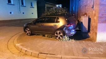 Polizeipräsidium Westpfalz: POL-PPWP: Verkehrsunfall mit 6 verletzten Personen